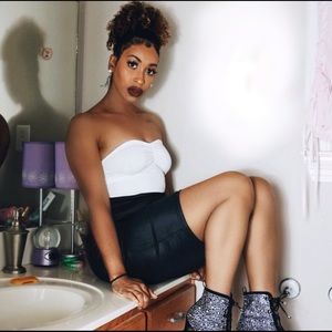 Hello 👋🏽 I’m your Posher She’Kia 💕💕